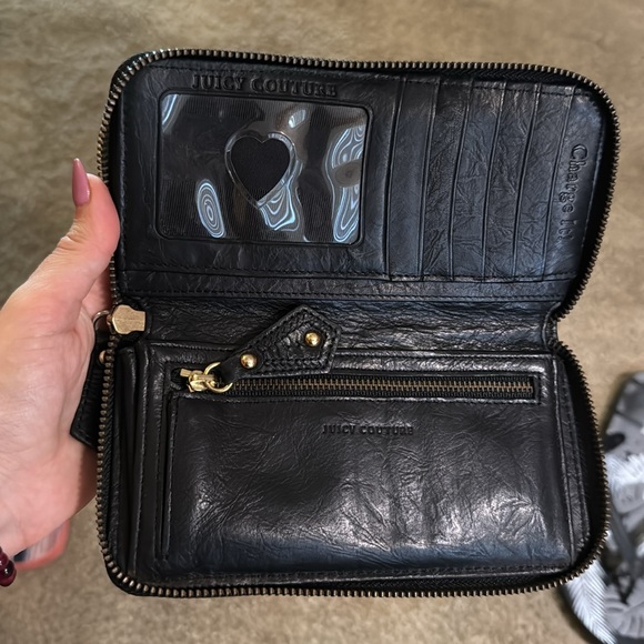 - Juicy Couture Black Quilted Wallet with Gold Rings - Picture 2 of 2